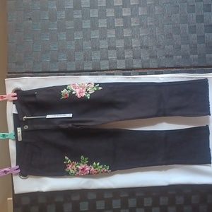 K'S MORE SKINNY BLACK FLORAL DIGITAL PRINT JEANS